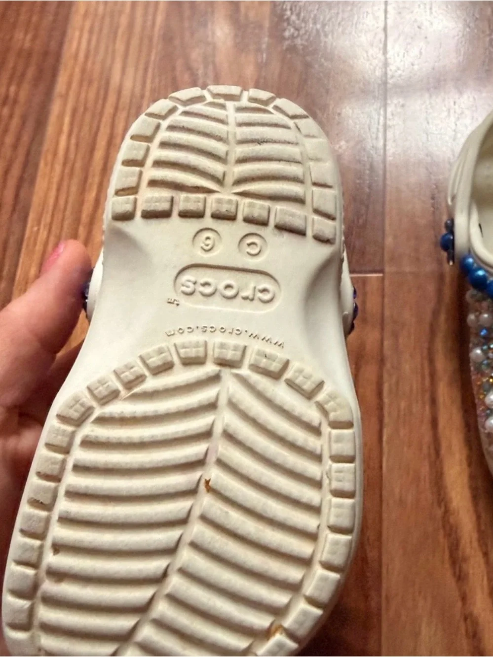 CROCS Kids Slippers with Beads and Cartoon Charms.   Bluey Crocs Kids White Bead